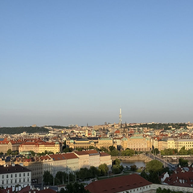 🇨🇿 Prague Travel Guide: The City of a Hundred Spires