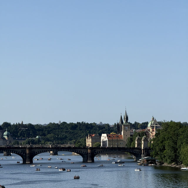 🇨🇿 Prague Travel Guide: The City of a Hundred Spires