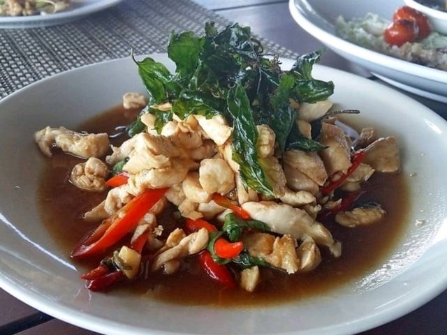 ร้านอาหารวิวสวยแจ่มบนยอดเนิน