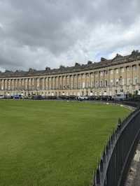 The Royal Crescent in Bath: A Georgian Masterpiece 🏛️
