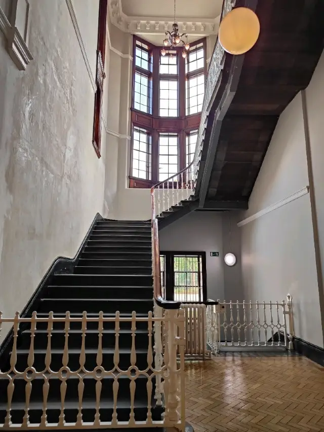 Walking Through Time — The Story of the Whitworth Building