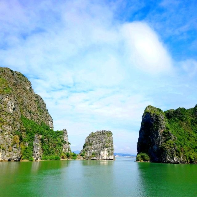 Hey! Hey! Hey! Of Ha Long Bay 👀