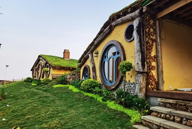 ฮอบบิทฮัท - แคมป์สมบัติ Lianjiang