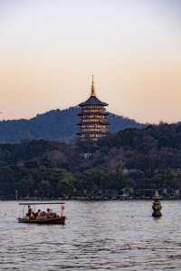 "The Pavilion of Mutual Affection", the epitome of romantic sunset at the heart of West Lake.