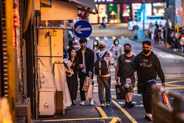 香港蘭桂坊：中環最熱鬧的夜市街區，外來遊客必打卡地！