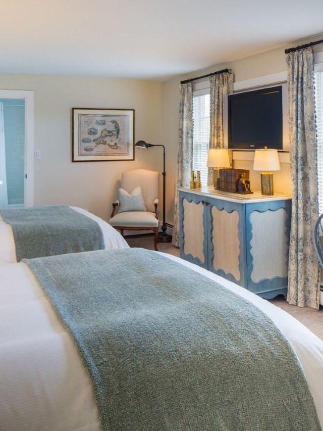 🌟 Chatham Charm & Luxury Stays! 🛎️🌊