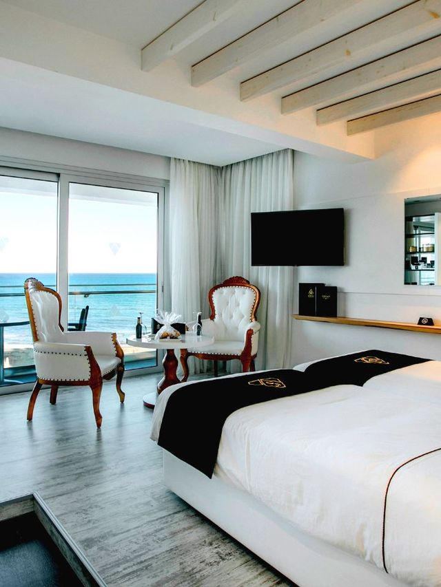 🌟 Larnaca's Luxe Lodging: Ciao Stelio Deluxe 🏖️