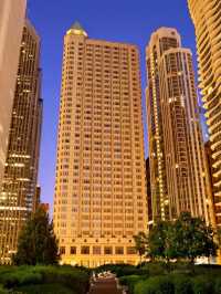 🌆 Chicago Stays: Millennium Park's Fairmont Gem 💎
