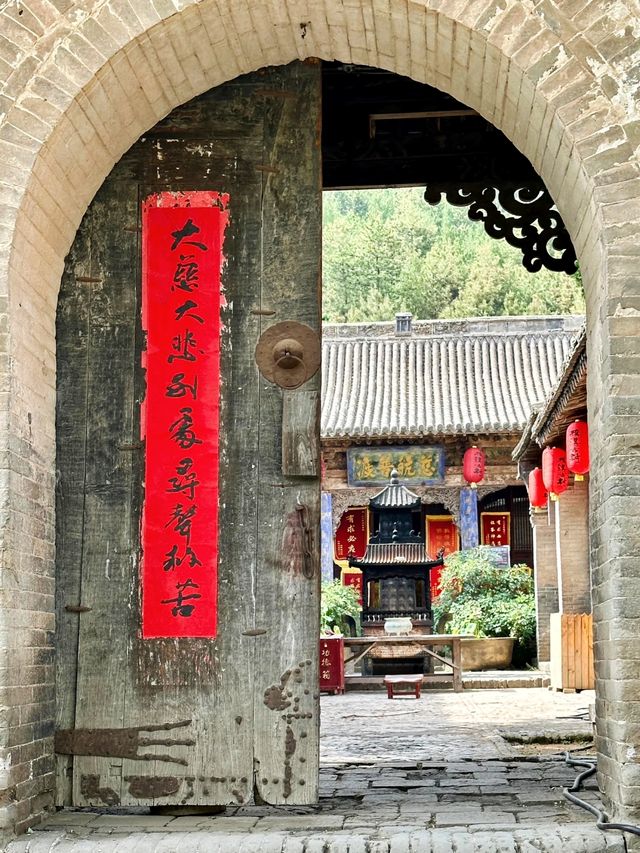 大汖古村——山西「小布達拉宫」。