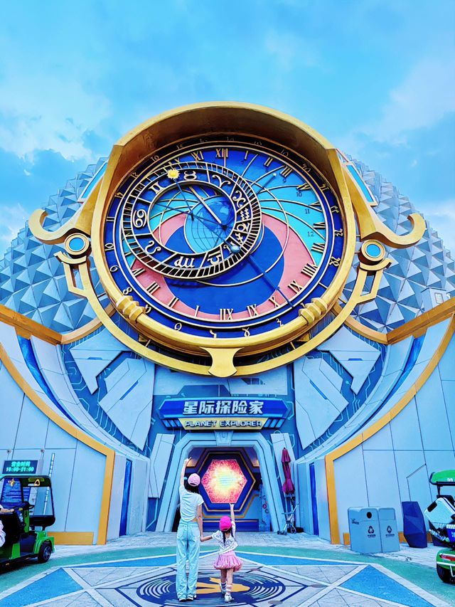 我很少用"震撼"來形容一個樂園,但武漢新開的這個人少。