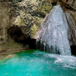 A Stunning Journey to Xiangshui River: Colorful Waterfalls and Mysterious Underground World