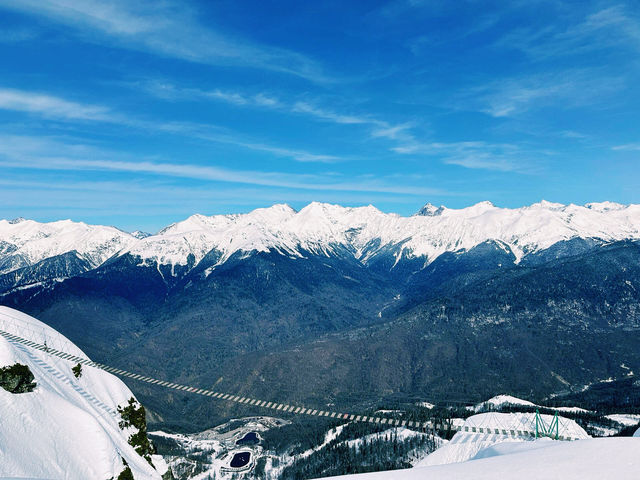 索契滑雪之旅｜玫瑰莊園高山滑雪中心全攻略，冬季樂趣無限。