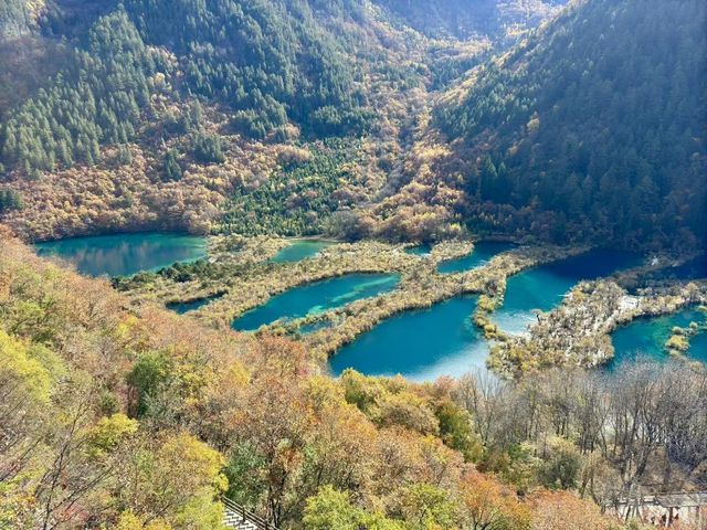 九寨溝旅遊攻略，帶你走進仙境般的童話世界。