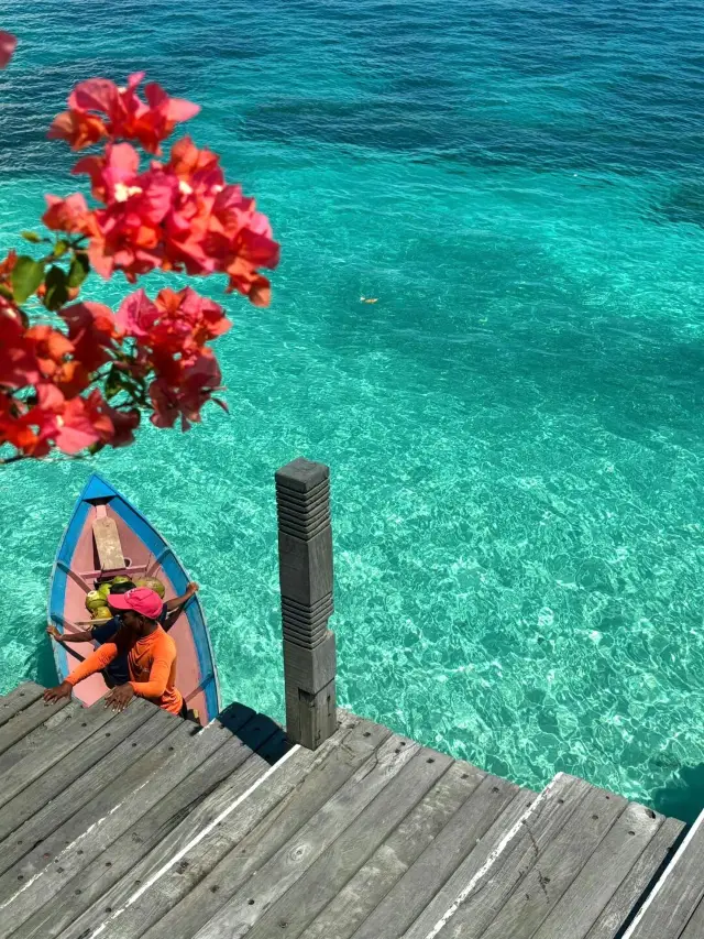Tawau, Malaysia: Blue skies, blue seas, and a diving paradise. 