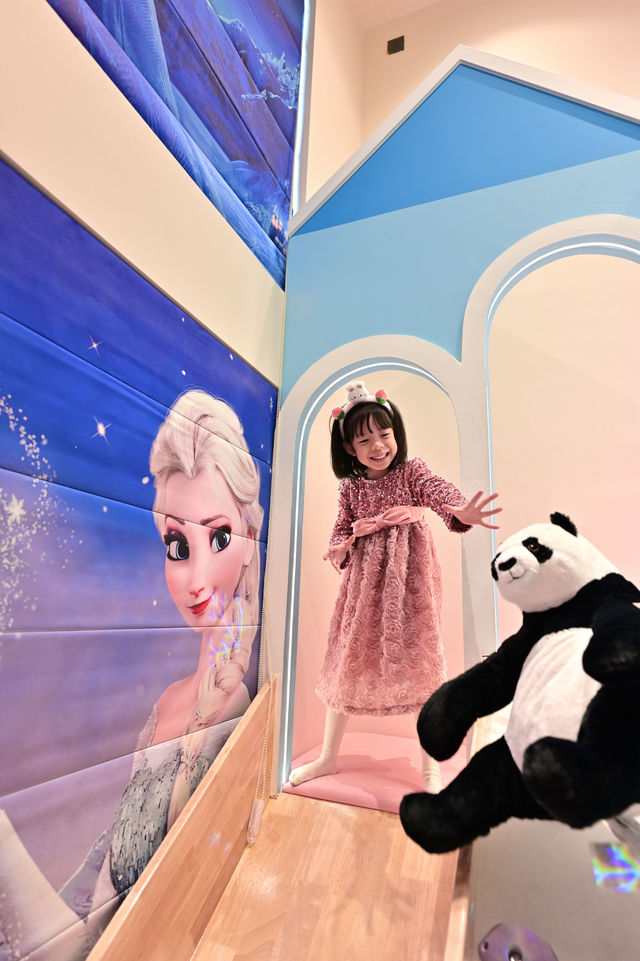 廣州驚現冰雪王國變身公主入住夢幻城堡