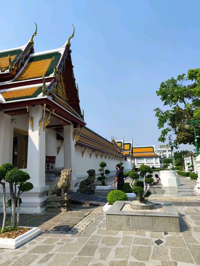 Bangkok in 3 Days: Temples, Street Food & Nightlife Adventure!