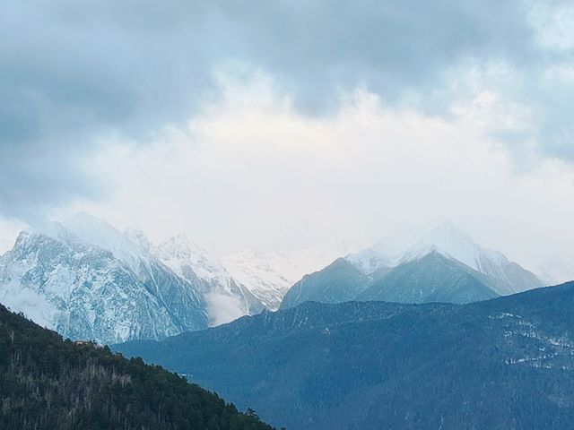 探索藏地神山的聖潔與壯美——梅里雪山