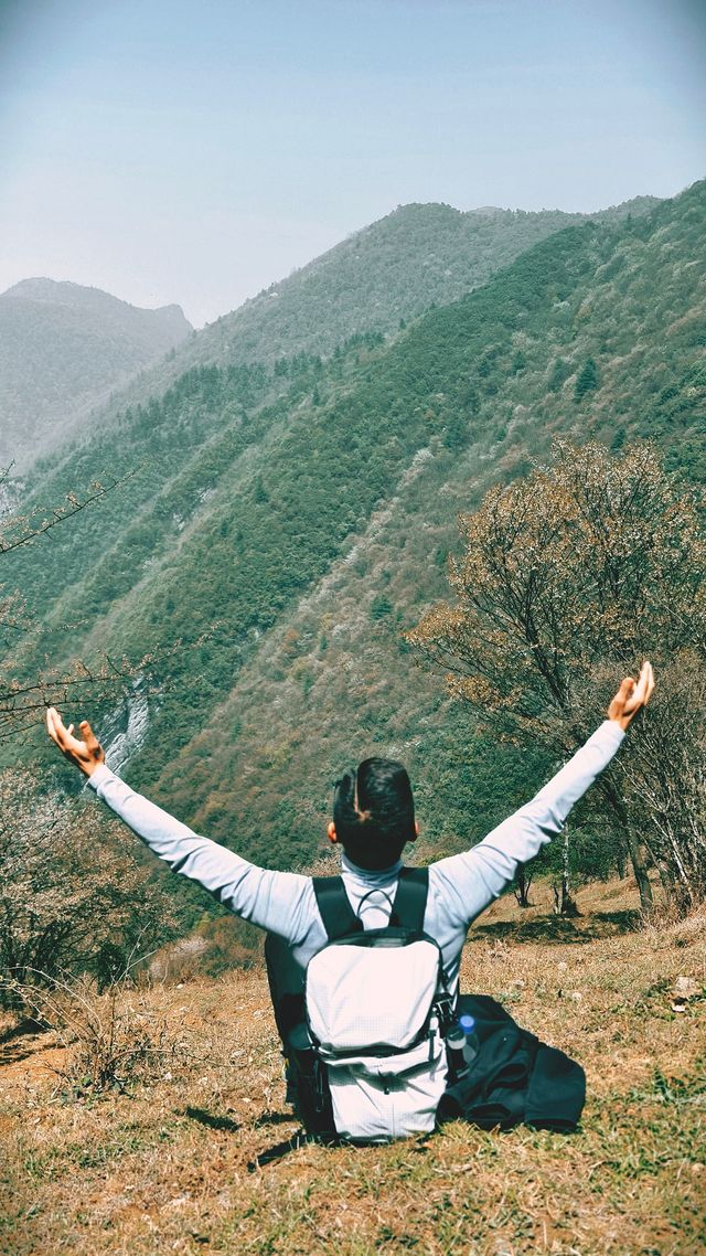 沙塵暴那天    我躲進了豐都夾壁山