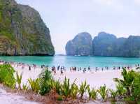 The Enchanting Beauty of Phi Phi Islands: Mesmerising Vibes