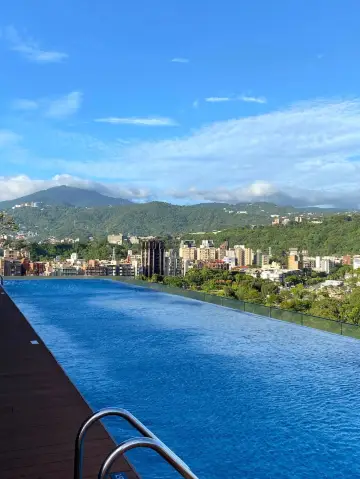 台北士林萬麗酒店✨頂樓無邊際泳池的悠閒假期