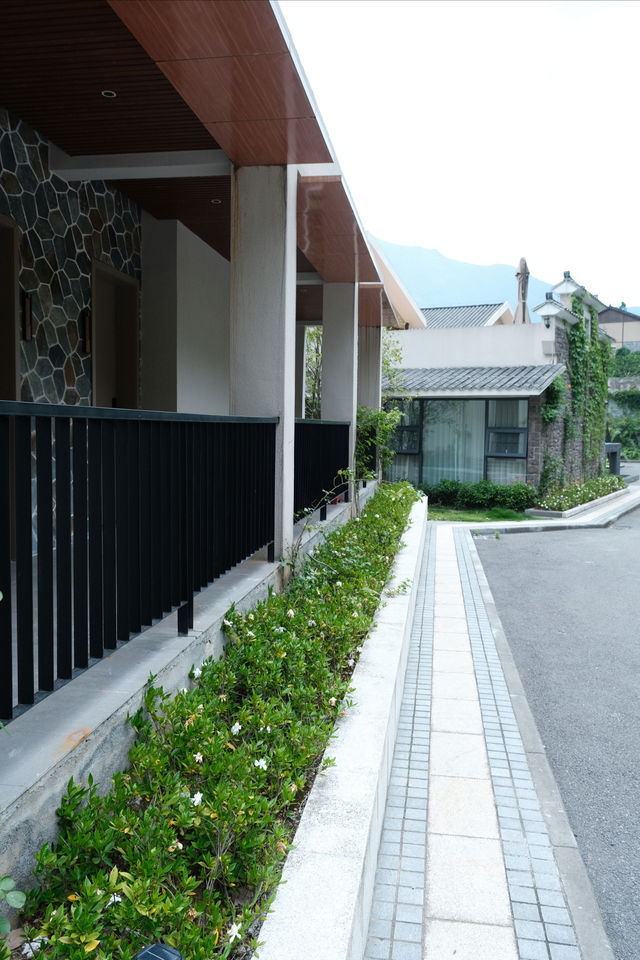 湖北絕美水上公路，山間吸氧
