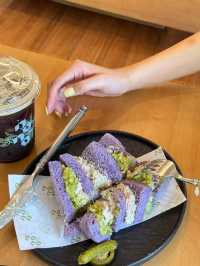 ☕️曼谷Ari區挖到寶！工業風綠植Brunch店讓人秒出片✨