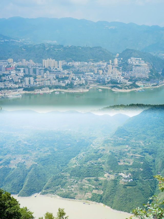 重慶周邊避暑|懸崖上的民宿【目涯•在雲間】