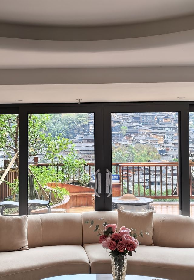 住進苗寨雲端！天合盛景讓我捨不得下山