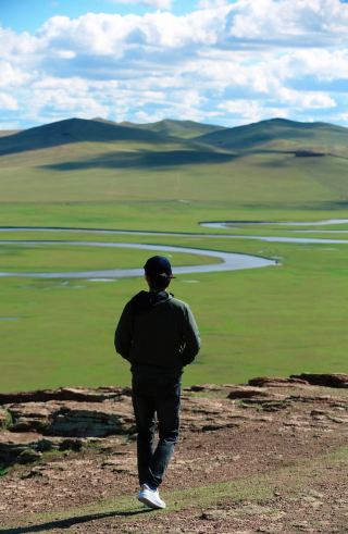In mid-September, step into Hulunbuir's Windows wallpaper world, Ergun under the blue sky and white clouds is breathtakingly beautiful! This route perfectly connects wetlands, white