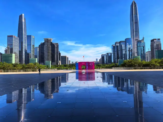Shenzhen 24-Hour Walking Tour, this sleepless city is perfect for special forces to check in! From subway stations to skyscrapers, let me take you through the essence of Shenzhen’s urban route