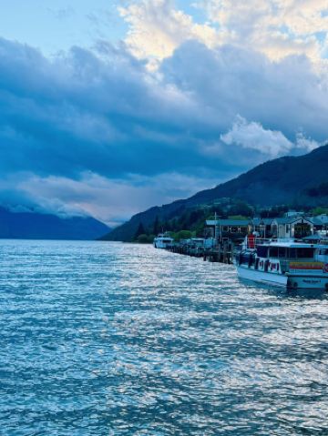 A Relaxing Walk Along Lake Wakatipu — Marine Parade Travel Guide
