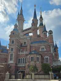 Disney Dreams Unleashed: Shanghai’s Ultimate Adventure Park! 🎢✨