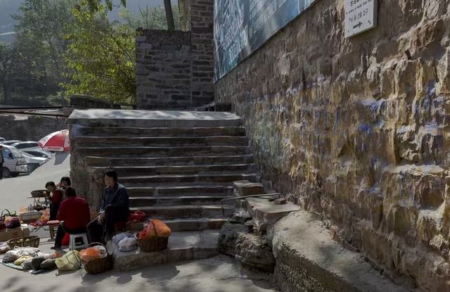 藏在太行山裡的「川西寨子」!600年石頭迷宮村,紅葉+古建 藏在太行山裡的「川西寨子」!600年石頭迷宮村,紅葉+古建