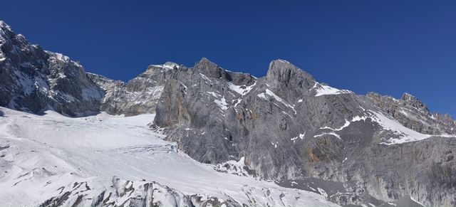 麗江玉龍雪山：把「鎏金雪山+翡翠湖」裝在眼睛裡的一天