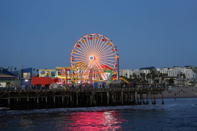 Santa Monica ๐๏ธ Who can resist a California sunset? ๐๏ธ