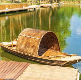 คงเก็บเป็นความลับต่อไปไม่ได้แล้ว! "เจียงหนานจำลอง" แห่งนี้ริมฝั่งทะเลสาบเทียนมู่ช่างงดงามเหลือเกิน เหมาะอย่างยิ่งสำหรับเด็กๆ ที่จะได้เล่นกับสัตว์และแช่น้ำพุร้อน!