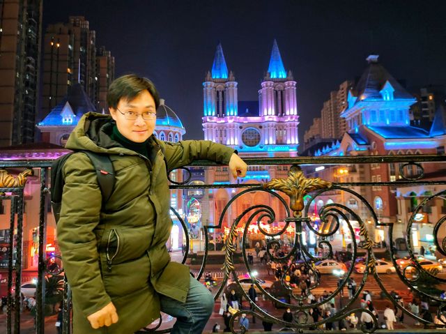 光谷路步行街夜景絕絕子|Trip.com 武漢