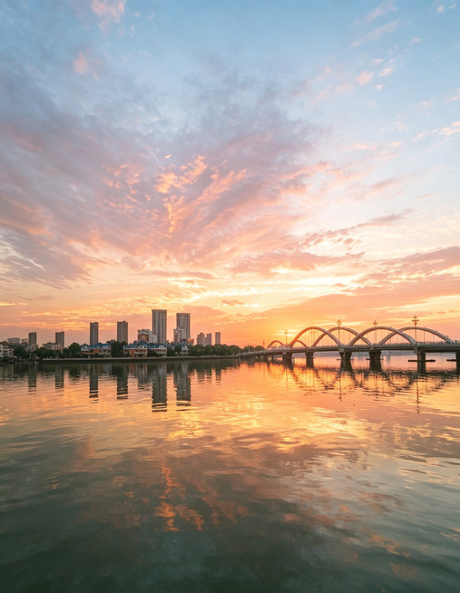 夕焼けの遠景 宜興団氿世紀大橋｜夏の夕焼けの宝物の撮影スポット、親友とのドライブ