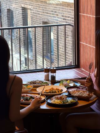 Hidden gem restaurants and bars on Dongguan Street!! Delicious and photogenic!!
