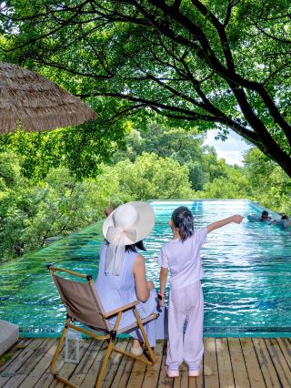 The infinity pool hidden in Nanshan forest is so chill~