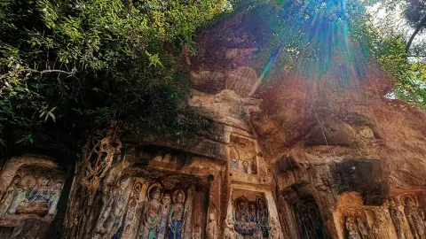 Explore thousand-year-old cliff carvings | A day trip to Pujiang's Feixiange Grottoes. The "Feitiange" you searched for most likely refers to the Feixiange Grottoes in Pujiang, Chengdu. It is a — traveler post in Pujiang