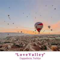 Love Valley, Cappadocia ชื่อนี้มีบอลลูนเต็มฟ้า