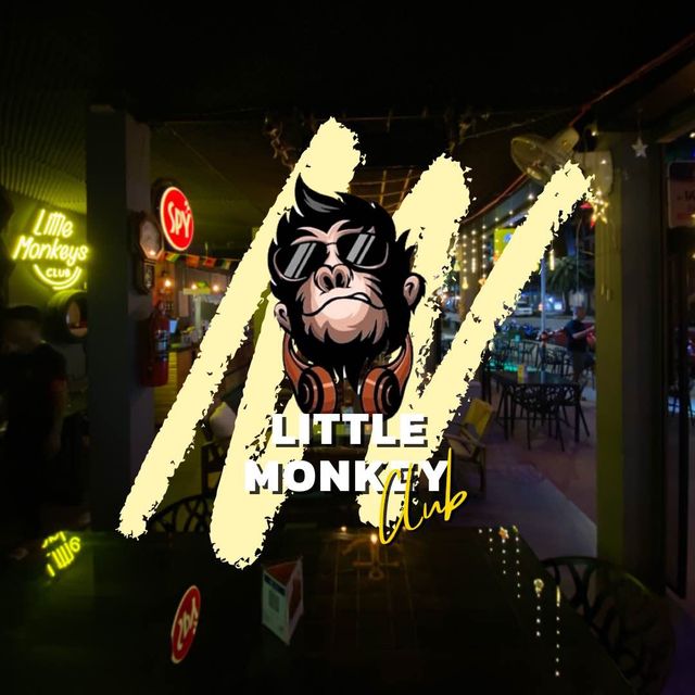 จะนั่งชิวดูบอลก็แวะมาได้ @Little Monkeys Club 