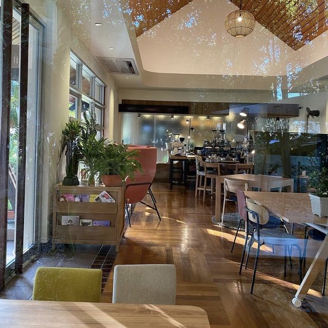 Light minute home cafe