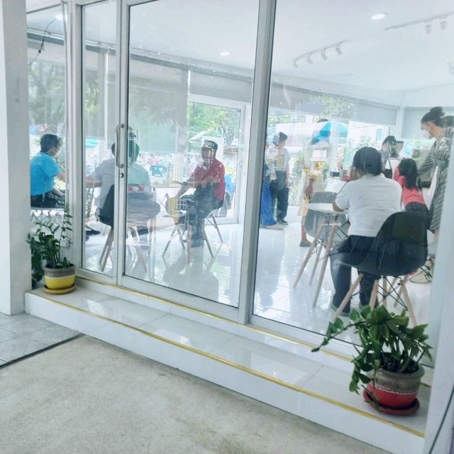 SANDBOX CLUB  คลับกาแฟสุดซอยอารีย์