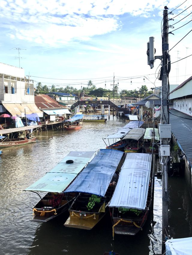 ตลาดน้ำอัมพวา 🌿☁️