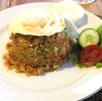坐擁烏布稻田美景的溫馨平價家庭廚房：Warung lumbung padi
