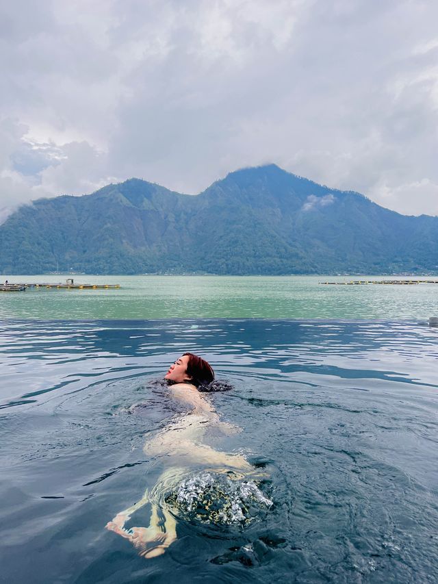 <Hot Spring> Swimming With A View⁉️🤩🩱🇮🇩