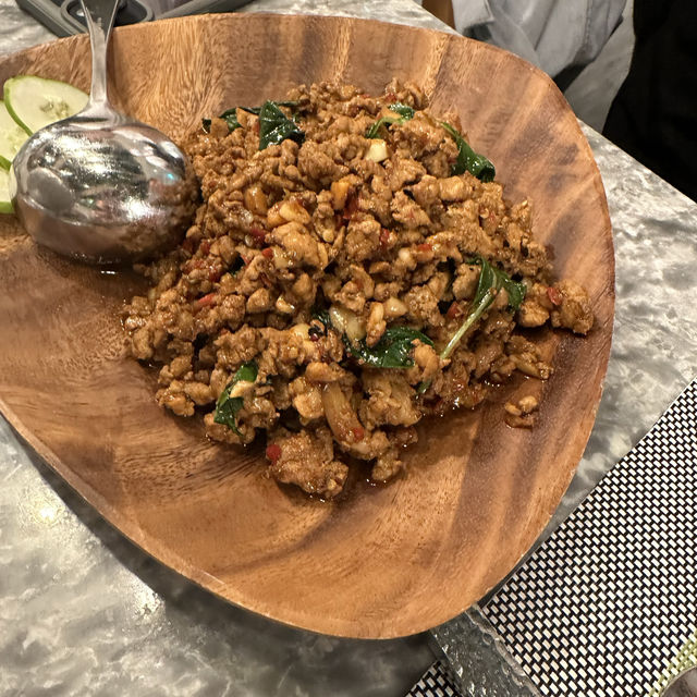 板橋凱撒大飯店 蓮花泰式料理！網美風裝潢、輕奢華的體驗！
