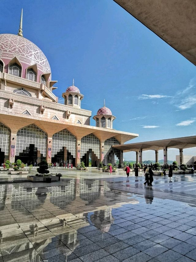 Putra Mosque, the Iconic landmark of Putrajaya